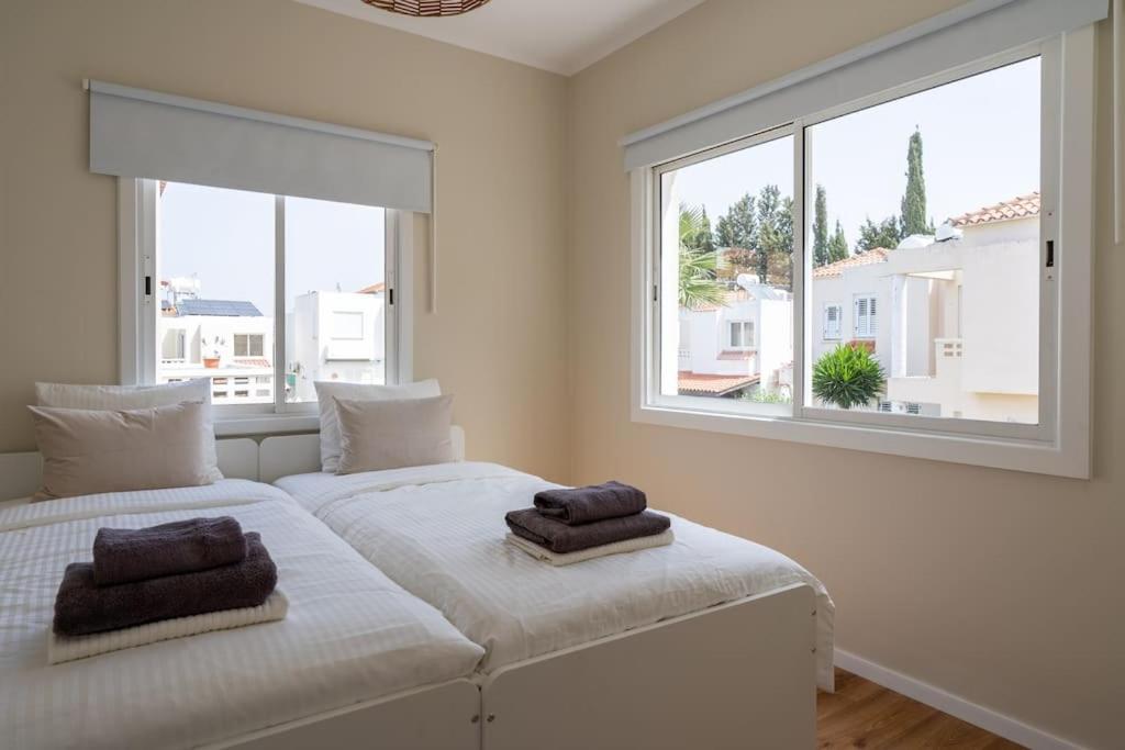 Cozy Nerina Cottage At Harbour Paphos Esterno foto