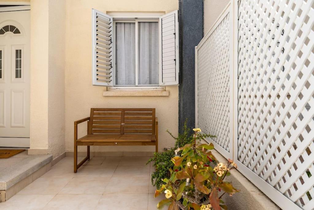 Cozy Nerina Cottage At Harbour Paphos Esterno foto