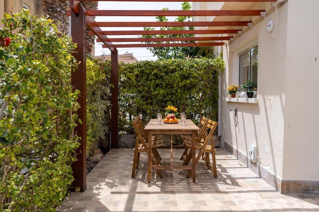 Cozy Nerina Cottage At Harbour Paphos Esterno foto