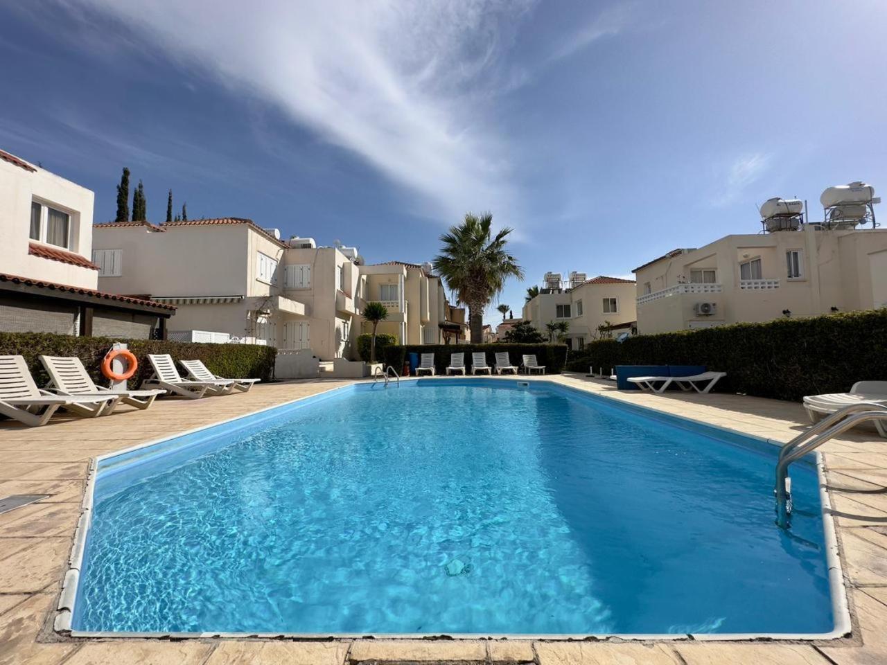 Cozy Nerina Cottage At Harbour Paphos Esterno foto