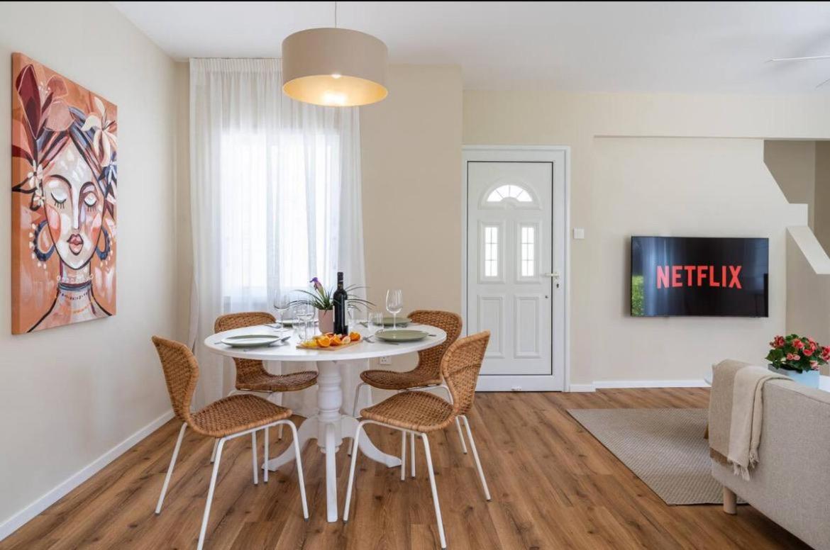 Cozy Nerina Cottage At Harbour Paphos Esterno foto